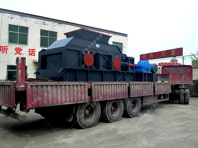 對(duì)輥破碎機(jī)的結(jié)構(gòu)制在怎樣的？?jī)?yōu)勢(shì)有哪些？